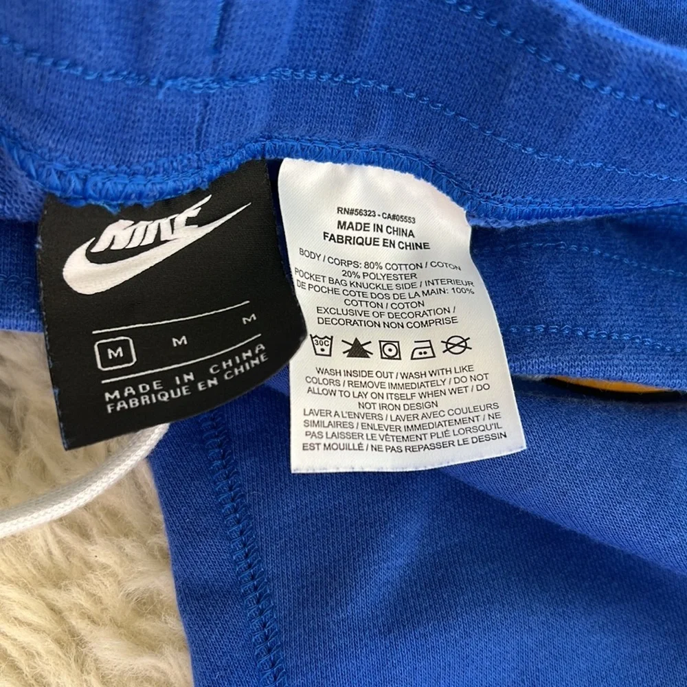🥰3/$25 NIKE Kids Royal Blue Graphic Basketball Shorts. Like New!